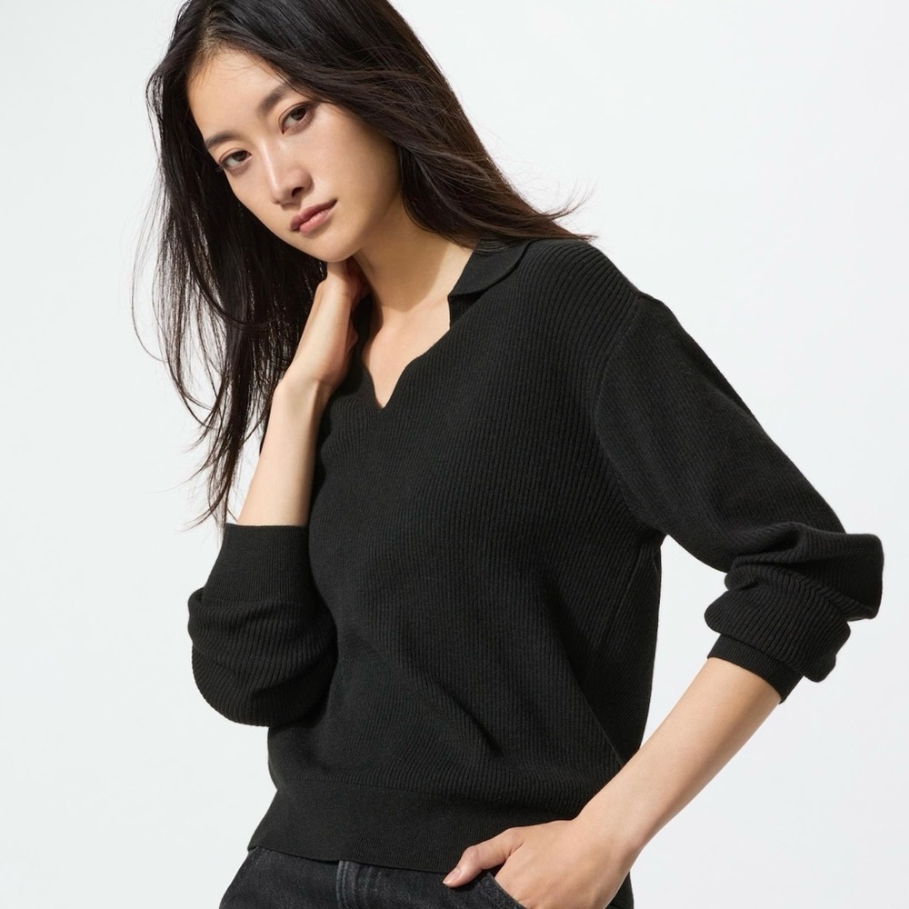 Uniqlo Women's Ribbed Black V-Neck Sweater & pants
